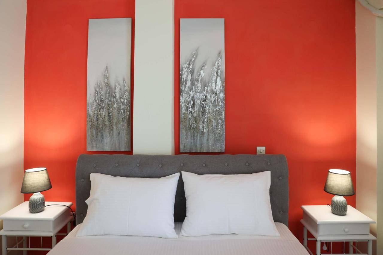 Spacious View Of Central Square Kalamata Exterior foto