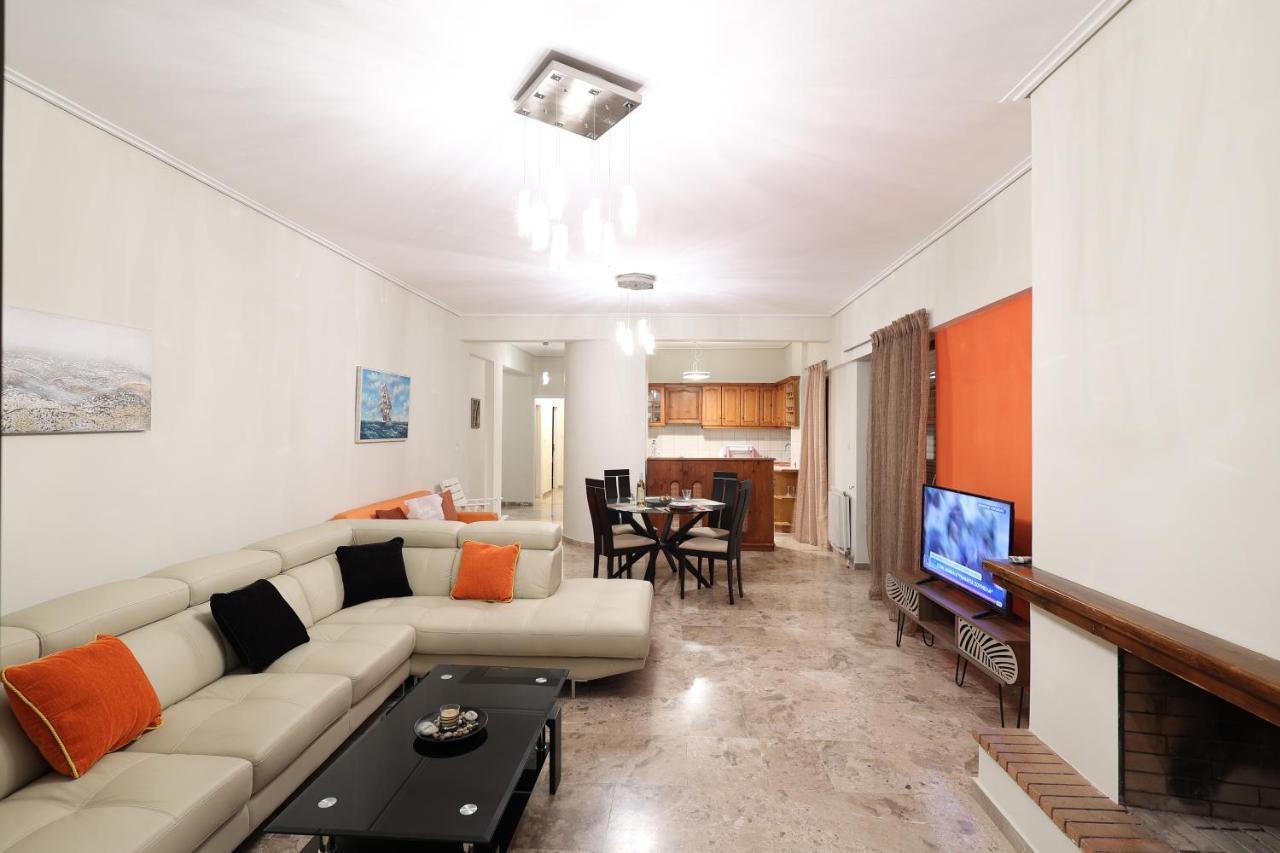 Spacious View Of Central Square Kalamata Exterior foto