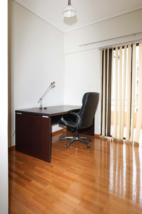 Spacious View Of Central Square Kalamata Exterior foto